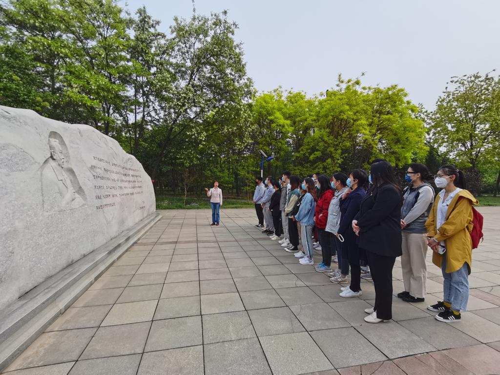 學習李保國精神，爭做黨員先鋒