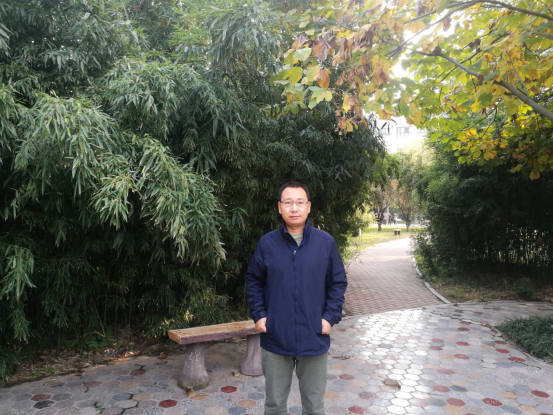 鞏校東